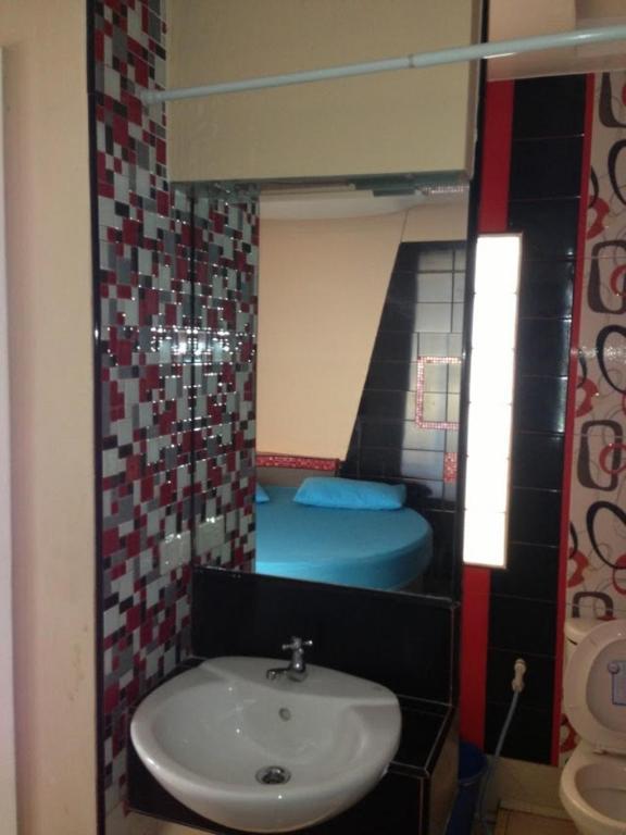 Nora Guesthouse Chumphon Quarto foto