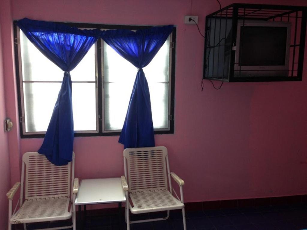 Nora Guesthouse Chumphon Quarto foto